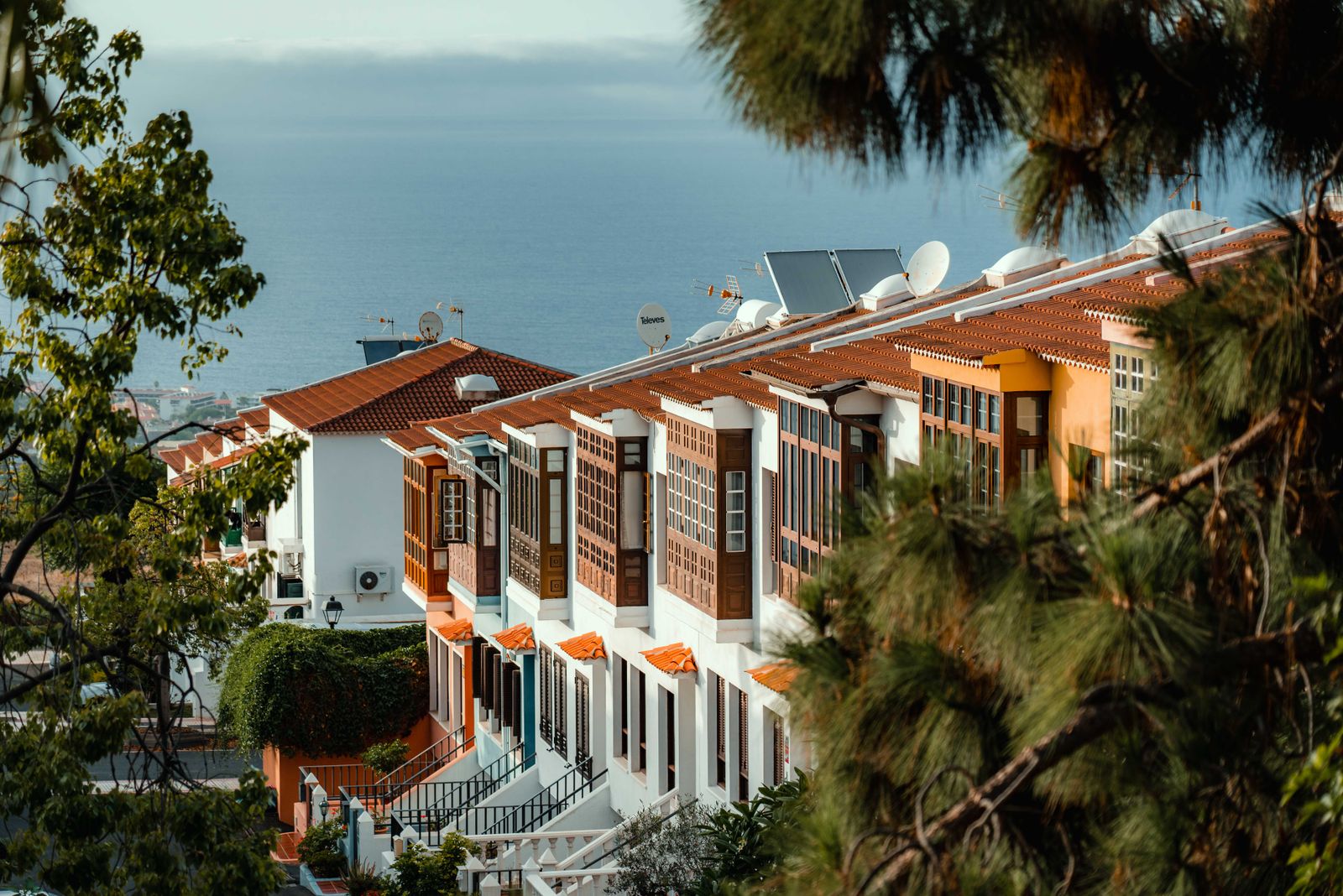 Viviendas de La Orotava, Tenerife, con vistas al océano